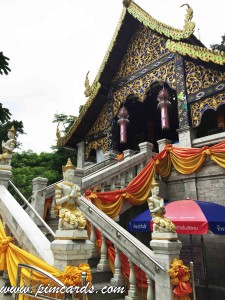 วิหารประดิษฐานองค์พระบาทสี่รอย