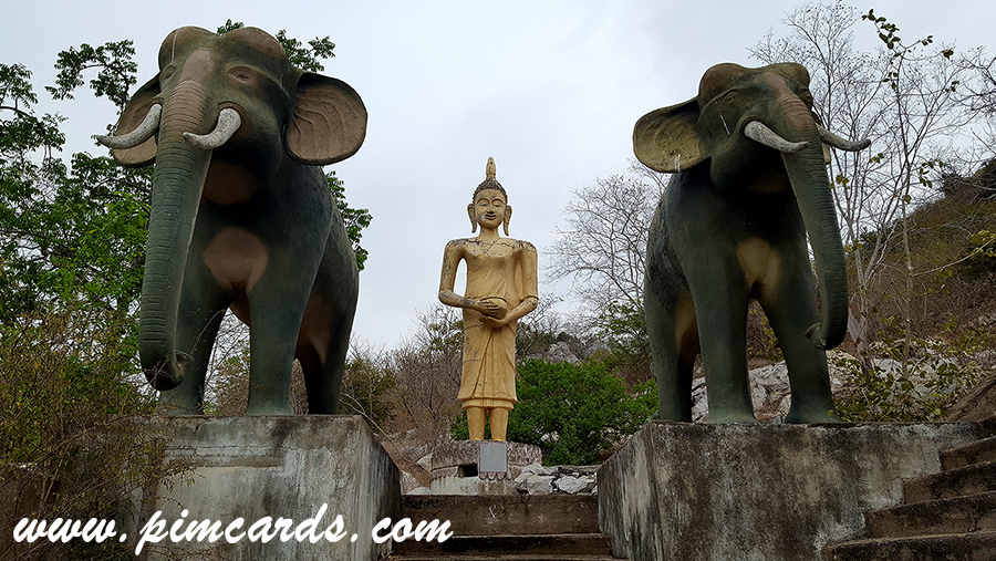 บรรยากาศภายในวัดเขาบันใดสามแสน